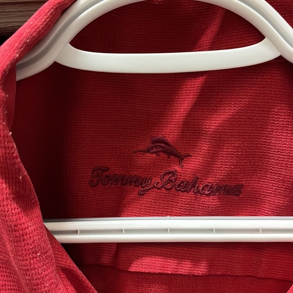 Tommy Bahama red short sleeve casual button front shirt. Size L. - Picture 2 of 5